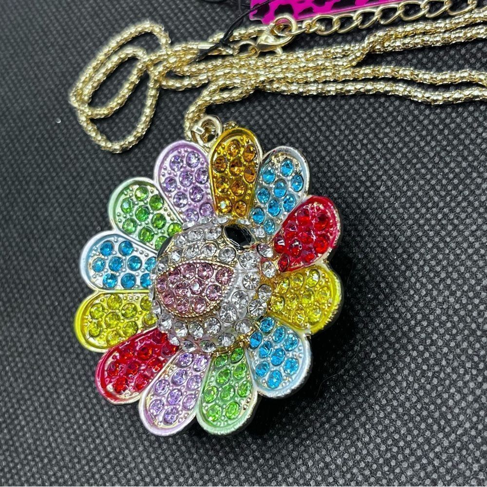 NECKLACE! Betsey Johnson meets Murakami! Flower Smile Face w Gems BNWT - Picture 7 of 9